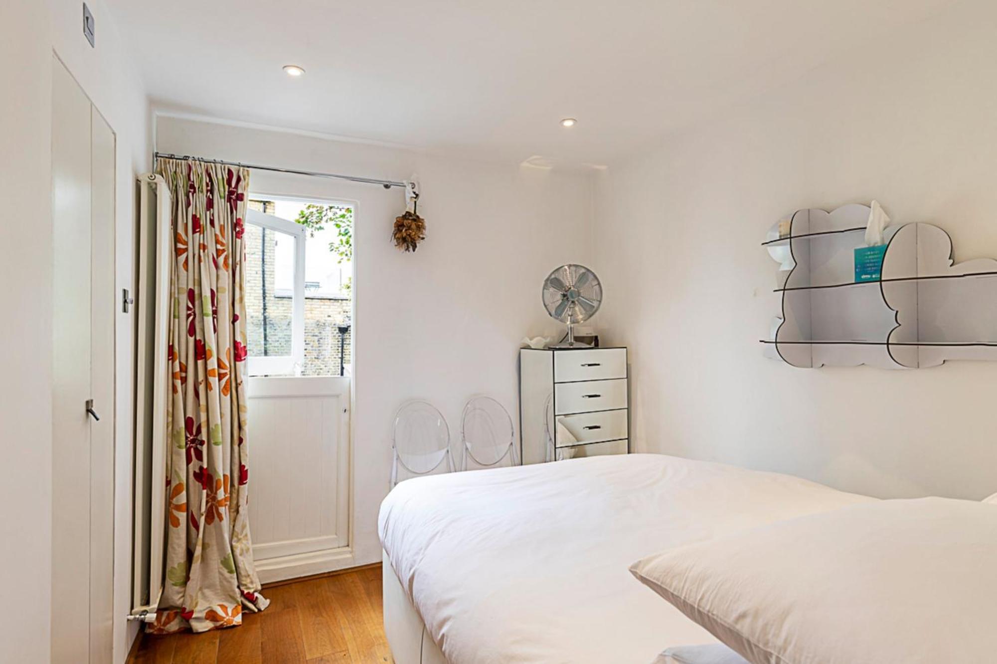 Parsons Modern One Bedroom Flat Londra