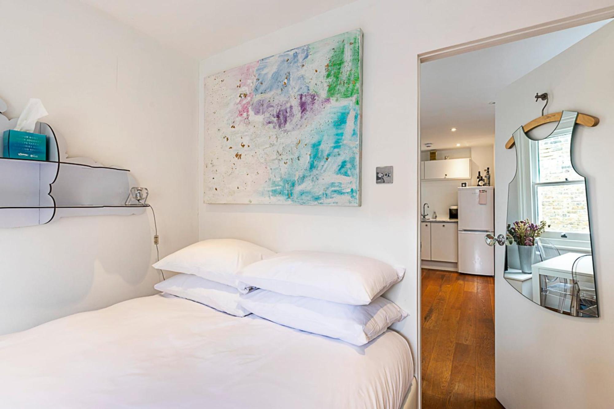 Parsons Modern One Bedroom Flat *