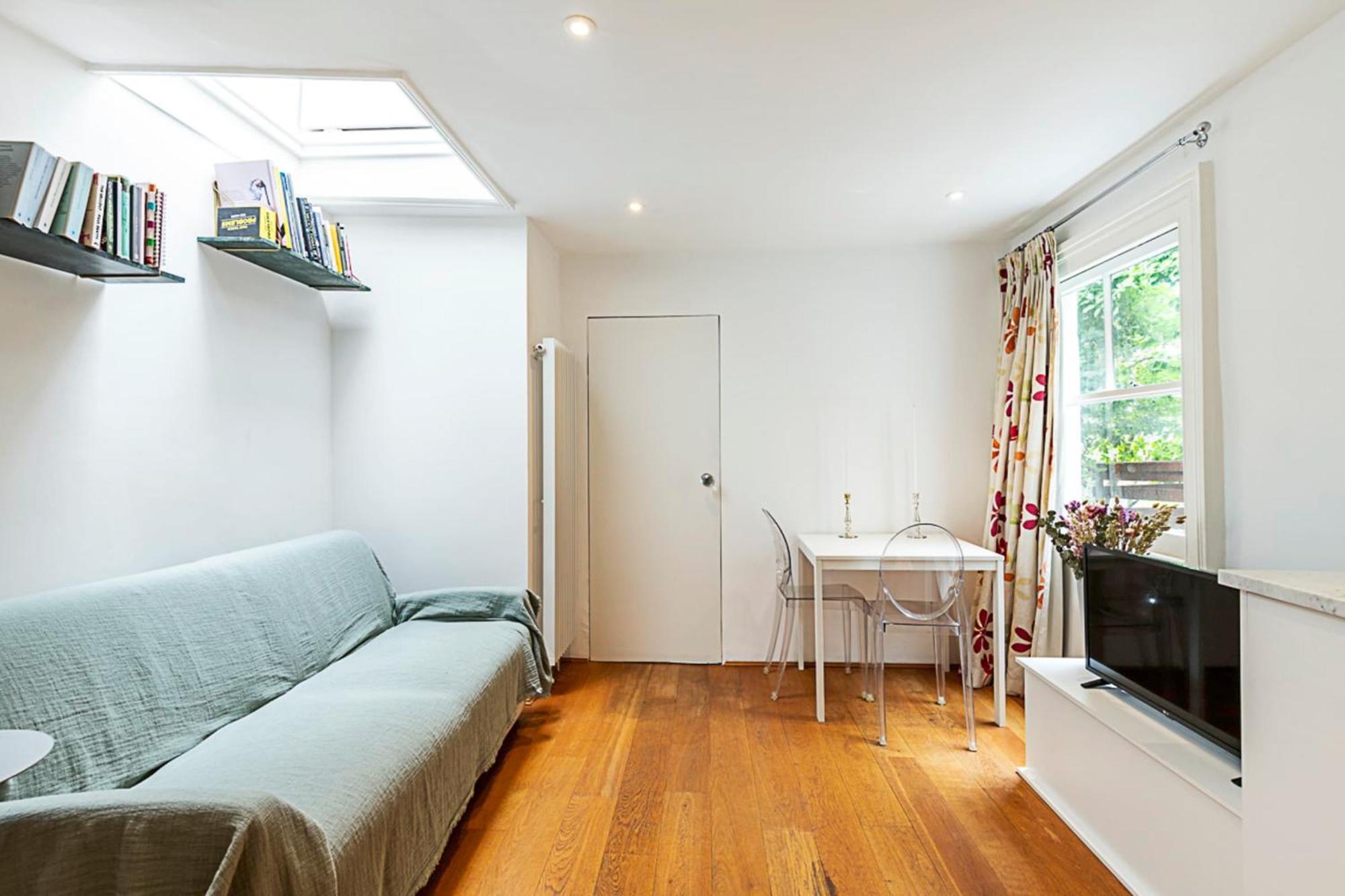 Parsons Modern One Bedroom Flat